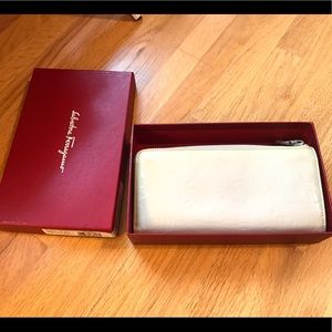 Pre loved ❤️ Ferragamo zipped long wallet